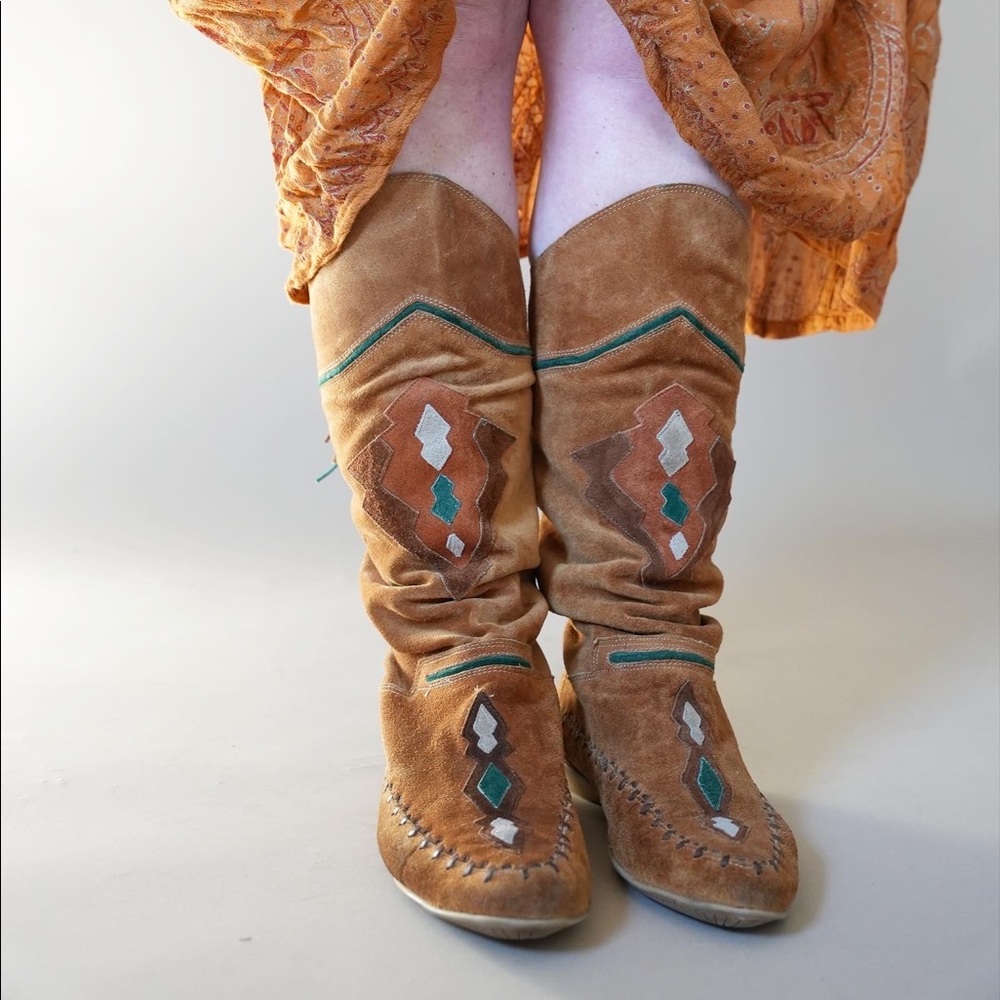 Size 8 vintage moccasins